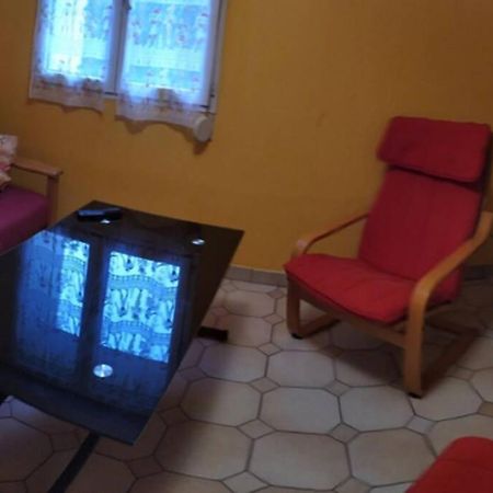 Chez Fabienne T3 Apartman Le Breuil-sur-Couze Kültér fotó