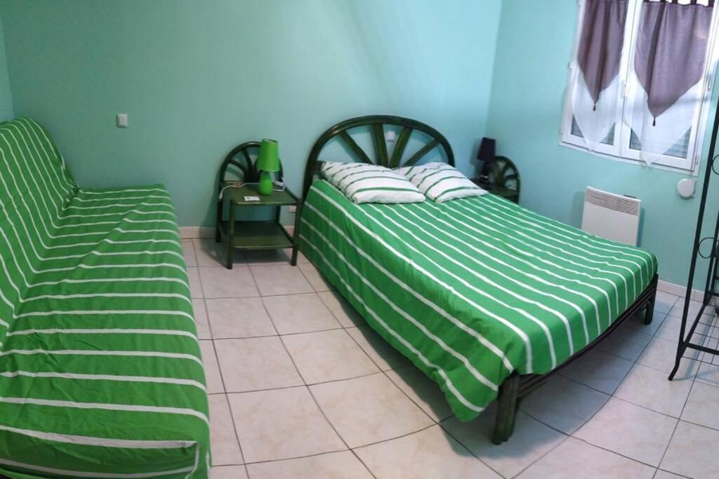 Chez Fabienne T3 Apartman Le Breuil-sur-Couze Kültér fotó