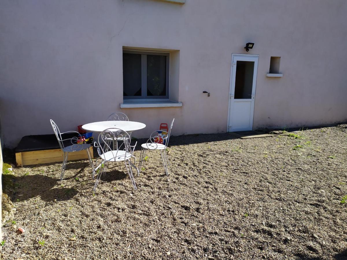 Chez Fabienne T3 Apartman Le Breuil-sur-Couze Kültér fotó